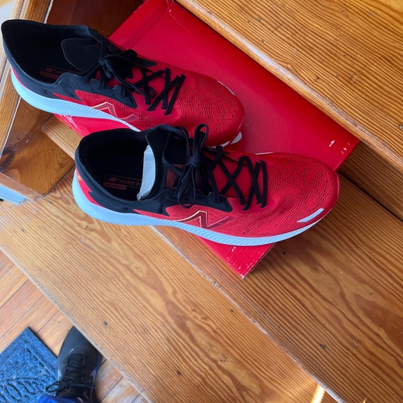 Brand New Nee Balance - Picture 2 of 4